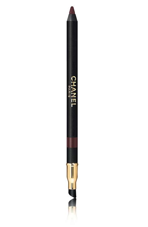 chanel crayon eyeliner.